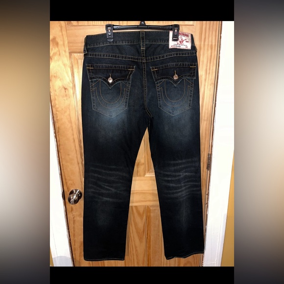TRUE RELIGION EBGD MOONLIGHT
MARBLE RIPPED STRAIGHT FLAP RED
ORANGE SN SIZE 36 - Picture 2 of 12